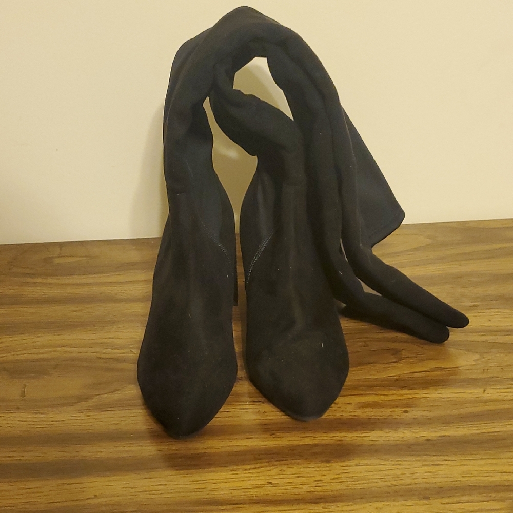 Chic Black Over-the-Knee Boots